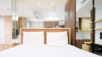 best deal and smart living studio at grand sungkono lagoon apartment
