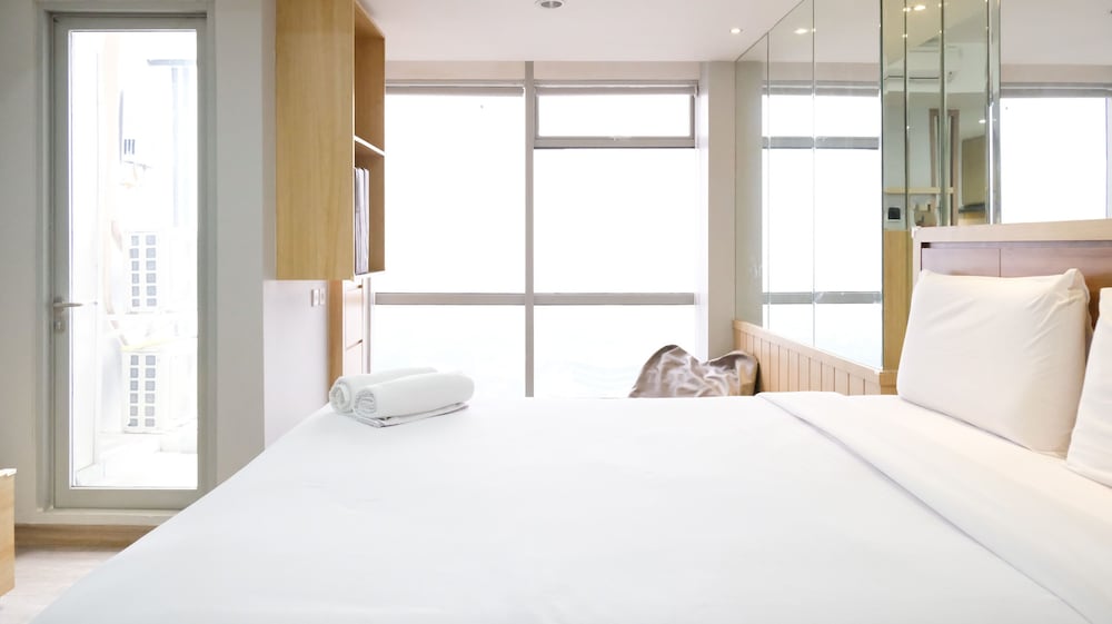 best deal and smart living studio at grand sungkono lagoon apartment