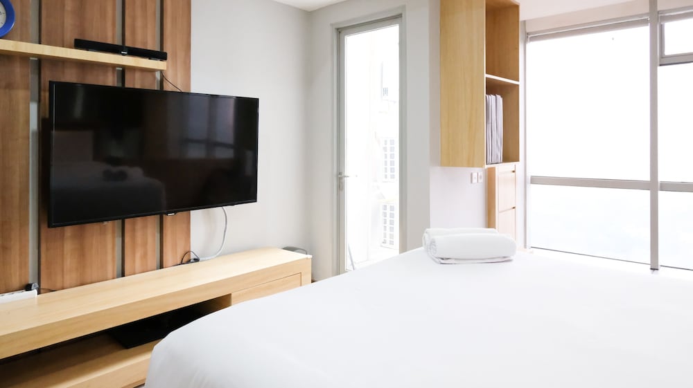 best deal and smart living studio at grand sungkono lagoon apartment