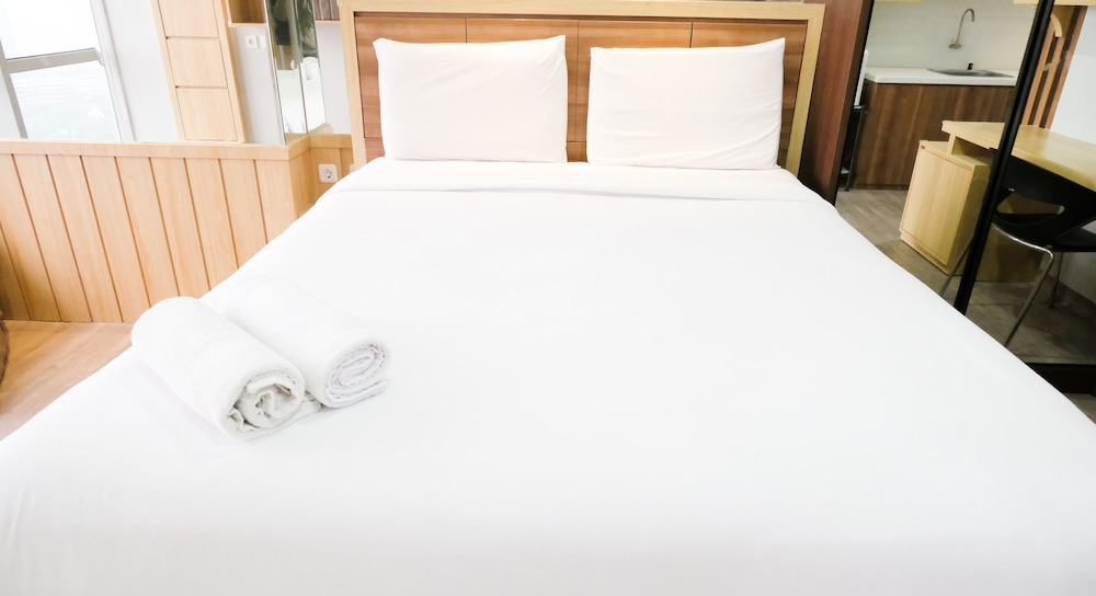 best deal and smart living studio at grand sungkono lagoon apartment