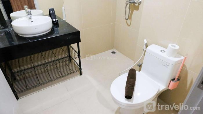 best deal and smart living studio at grand sungkono lagoon apartment