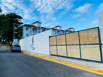 ria aparta hotel