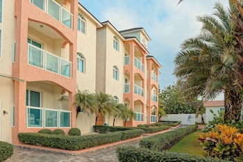 ria aparta hotel