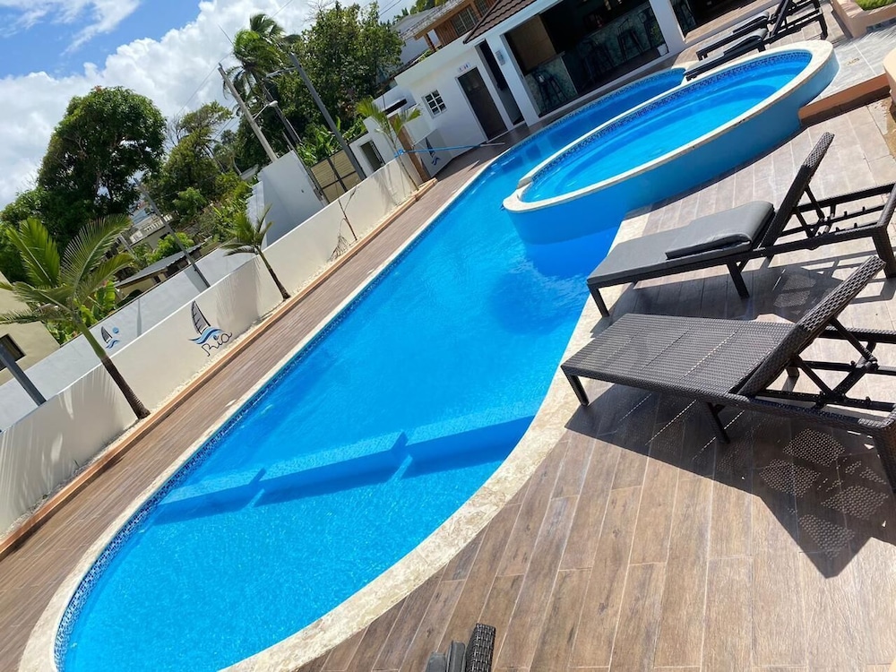ria aparta hotel