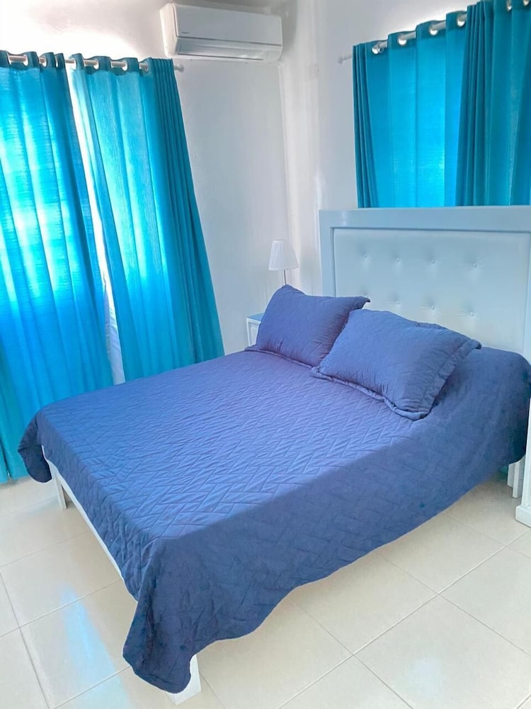 ria aparta hotel