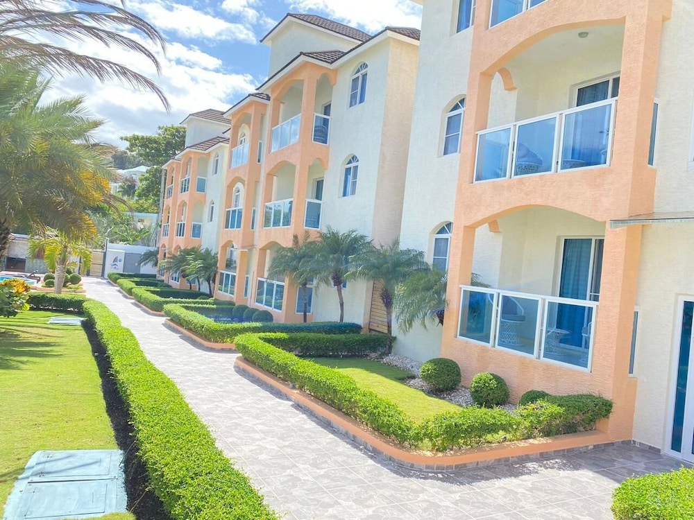 ria aparta hotel