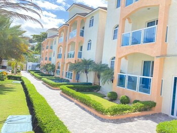 ria aparta hotel