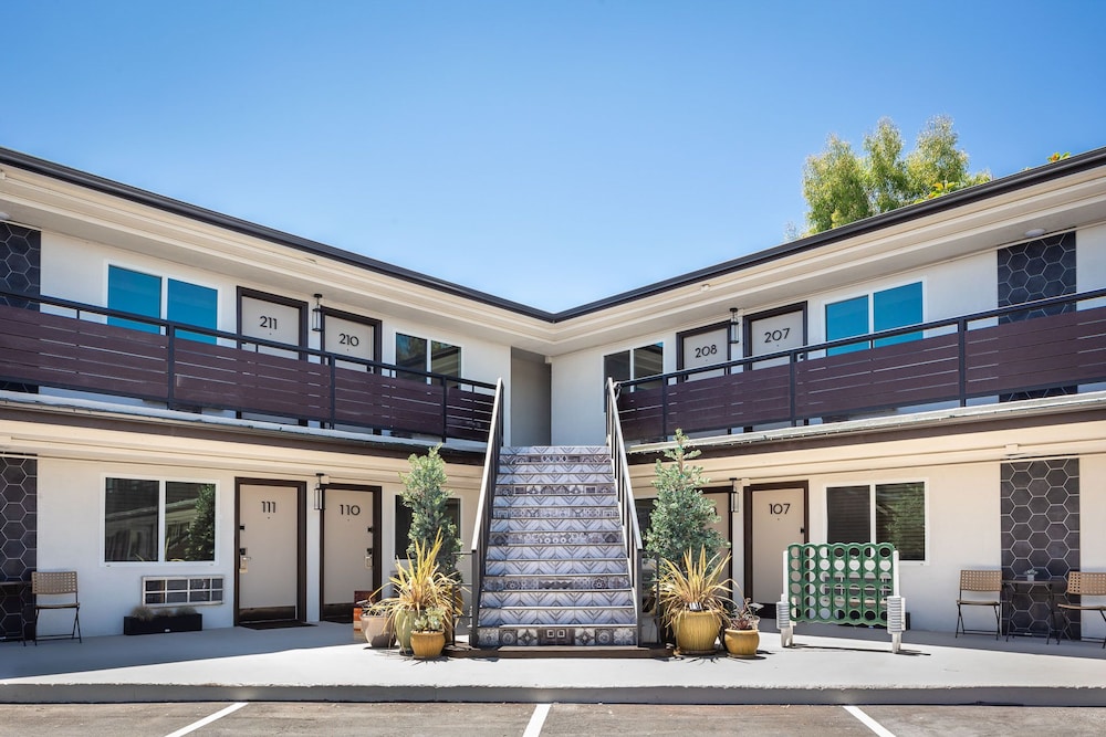classic motel