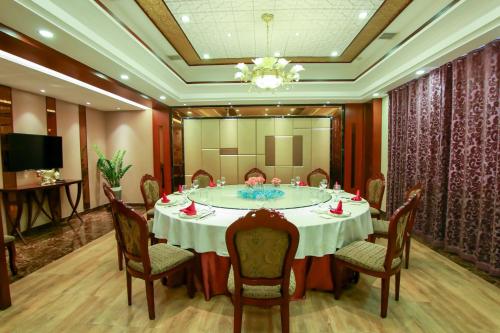 white swan guest house