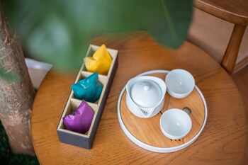 white swan guest house