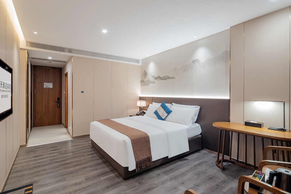 white swan guest house