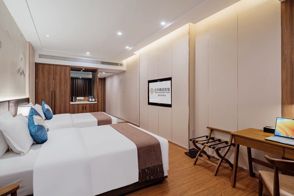 white swan guest house