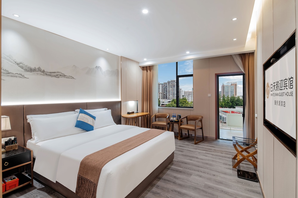 white swan guest house