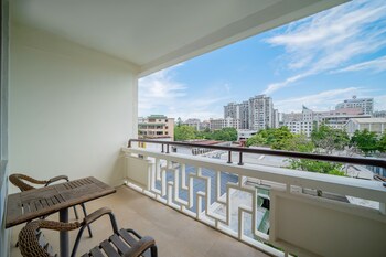 white swan guest house