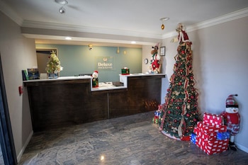 Deluxe Inn & Suites,1011 Brashear Ave,2 star