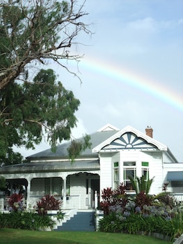 colonial court motor inn