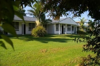 colonial court motor inn