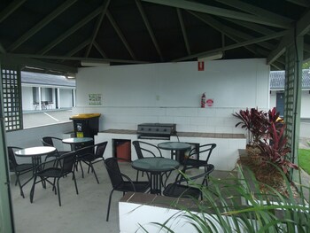 colonial court motor inn