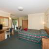 colonial court motor inn