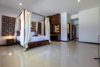 5 bedroom pool villa close to town h5