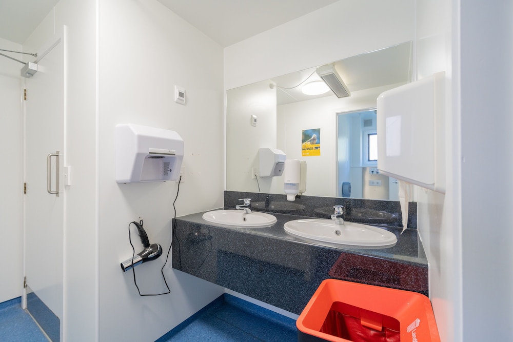 te anau central backpackers