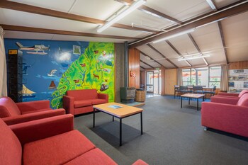 te anau central backpackers