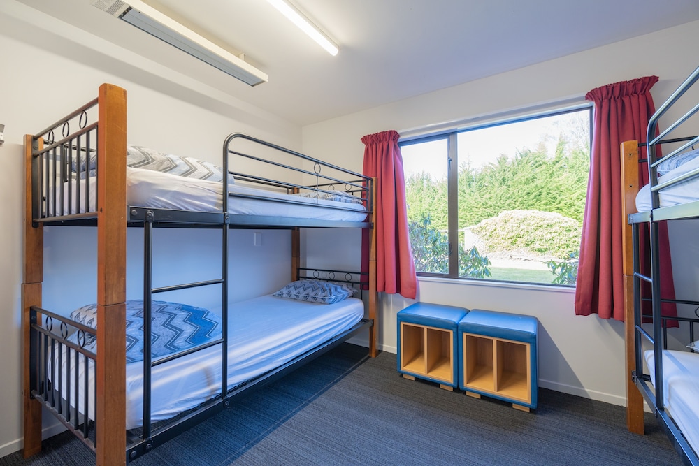 te anau central backpackers