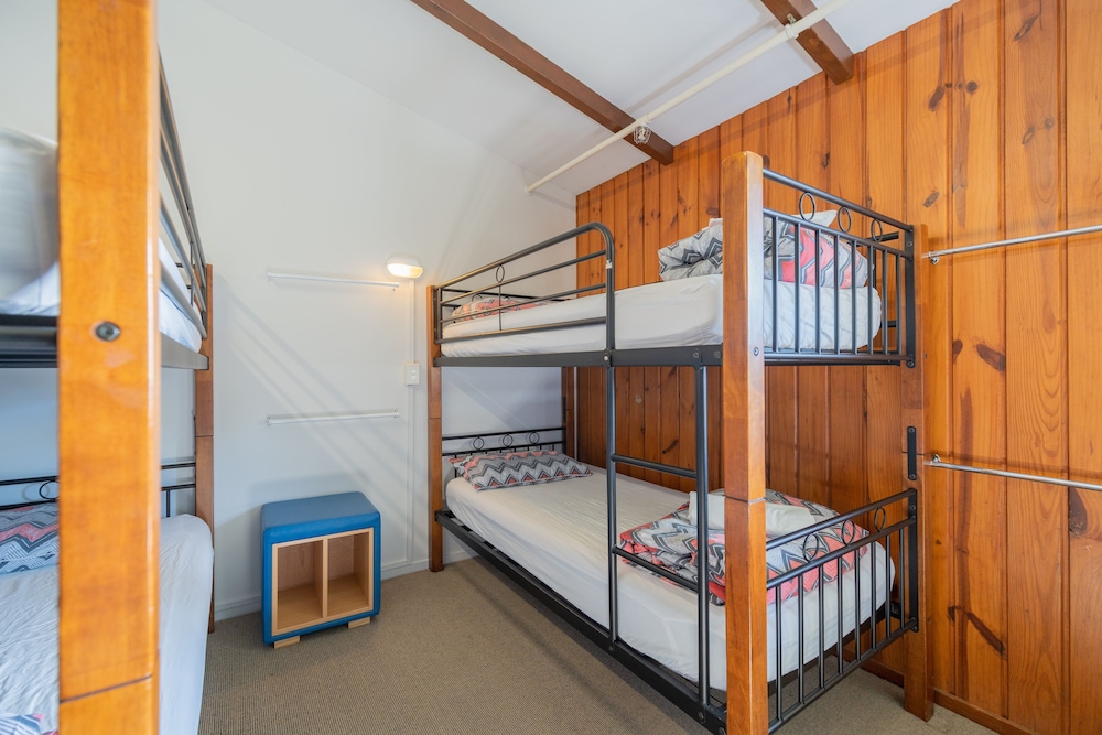 te anau central backpackers