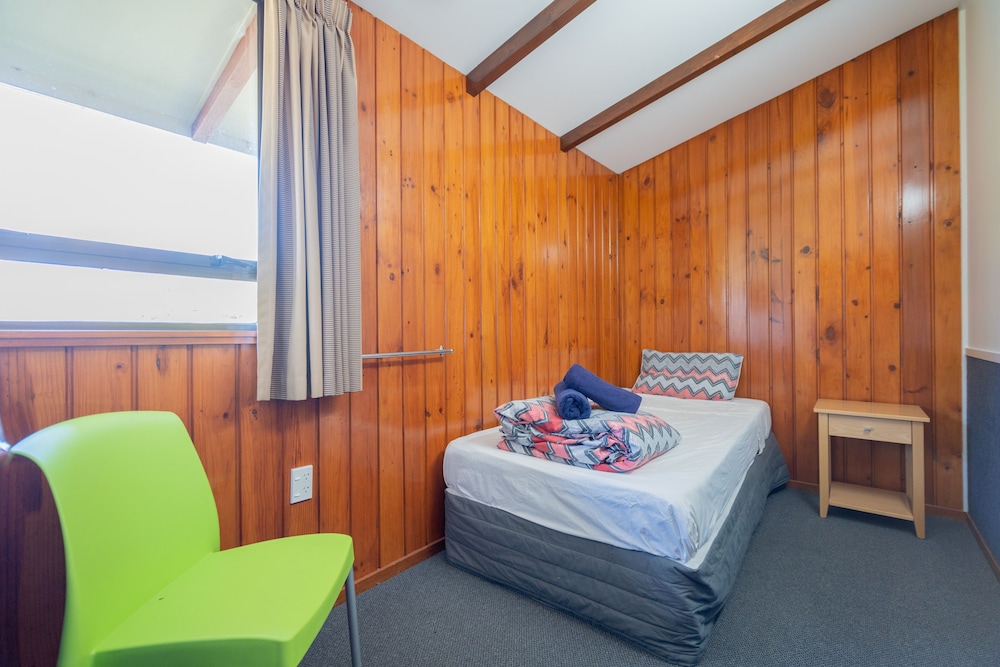 te anau central backpackers