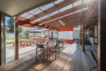 te anau central backpackers