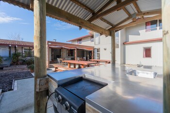 te anau central backpackers