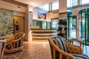 crystal hotel varese