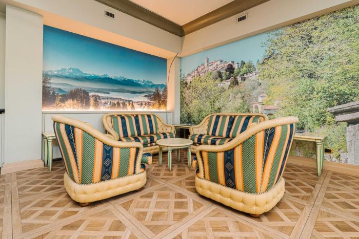 crystal hotel varese