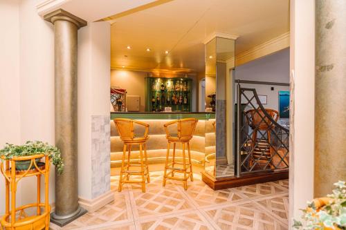 crystal hotel varese
