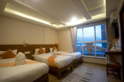 hotel lake himalaya