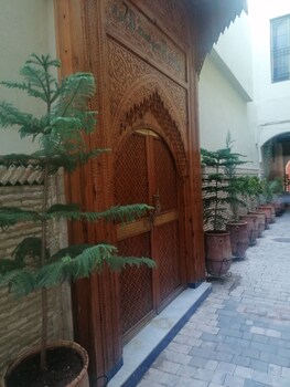 fes
