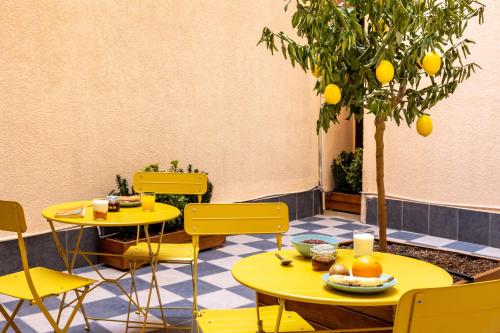 petit hostel palacio real