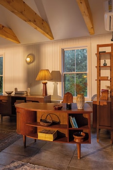 Eastwind Lake Placid,,2 star