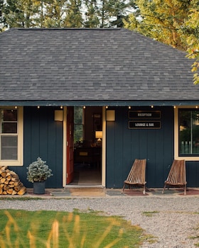 Eastwind Lake Placid,,2 star