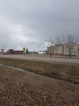 super 8 by wyndham fort nelson bc