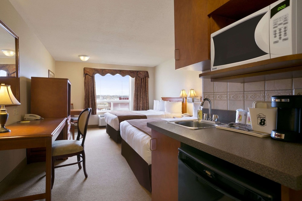 super 8 by wyndham fort nelson bc