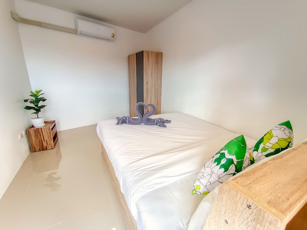 sailor hotel pattaya