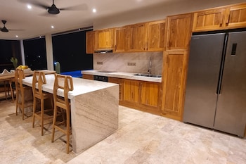 uluwatu sunset hills