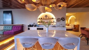 uluwatu sunset hills