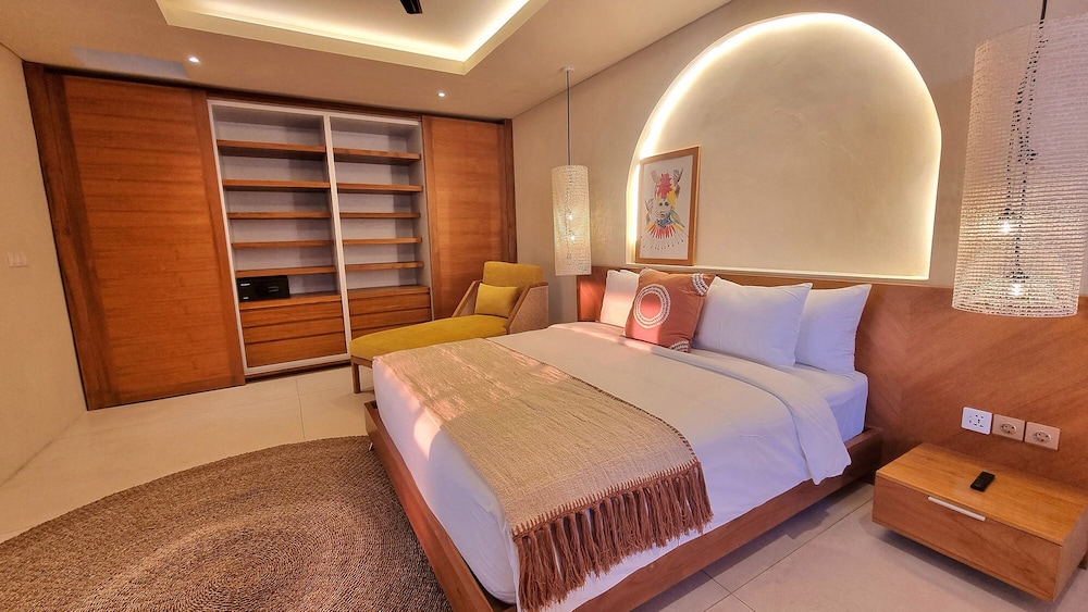 uluwatu sunset hills