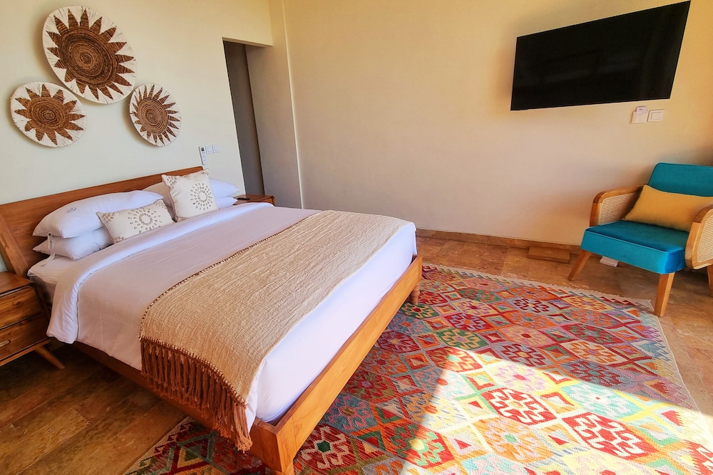 uluwatu sunset hills