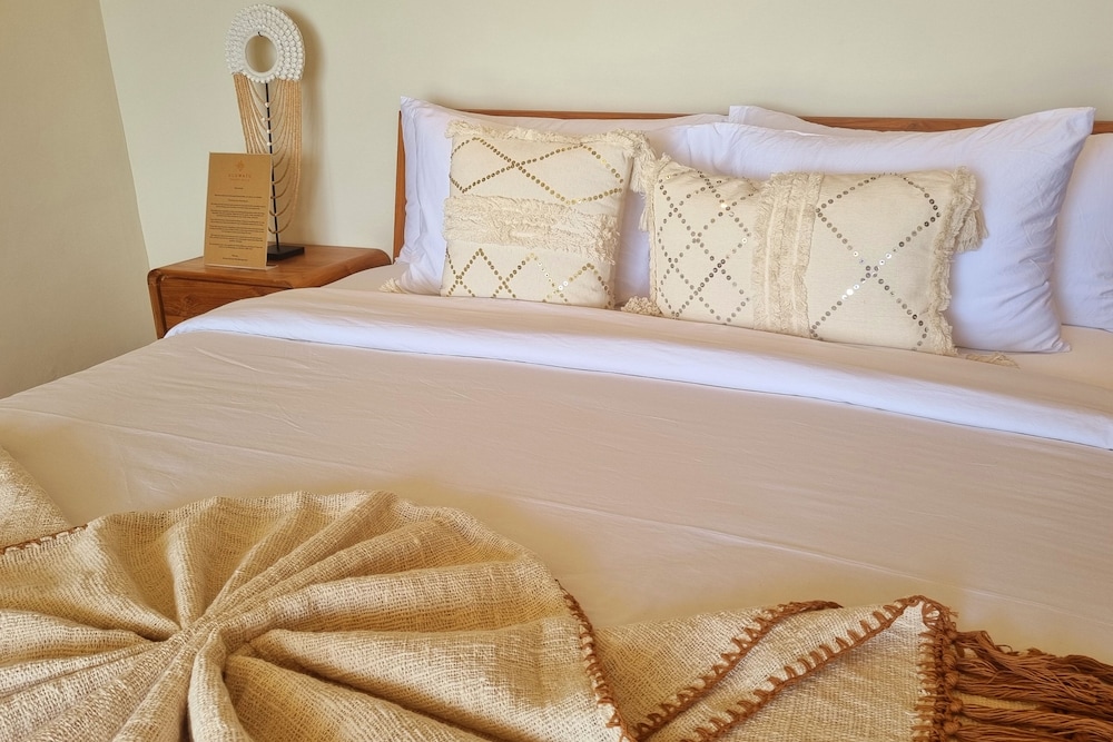 uluwatu sunset hills