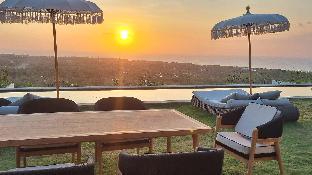 uluwatu sunset hills