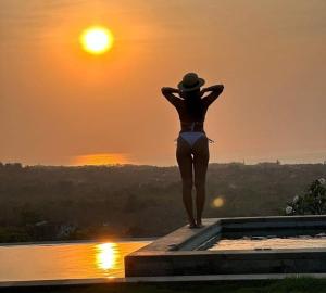 uluwatu sunset hills
