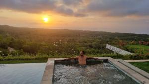 uluwatu sunset hills